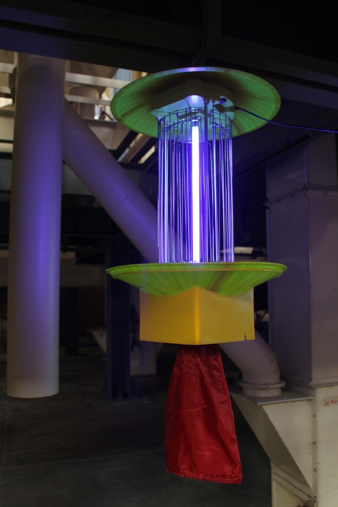Lámpara contra mosquitos COMETA: Modelo eléctrica grande